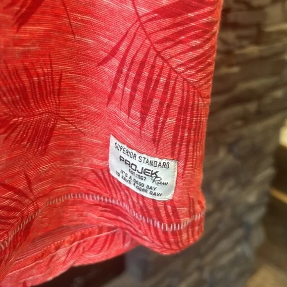 Red tank top - Picture 5 of 6